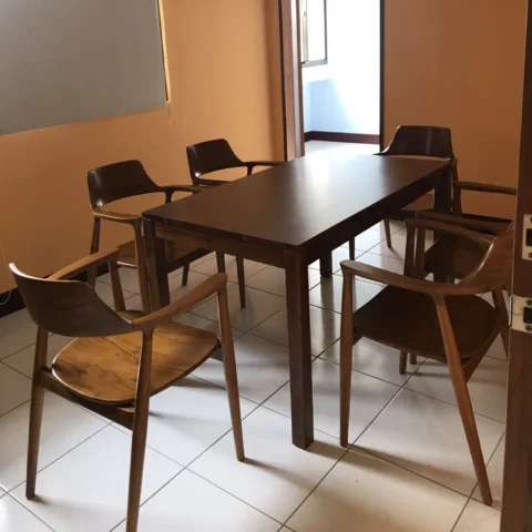 長型柚木餐桌