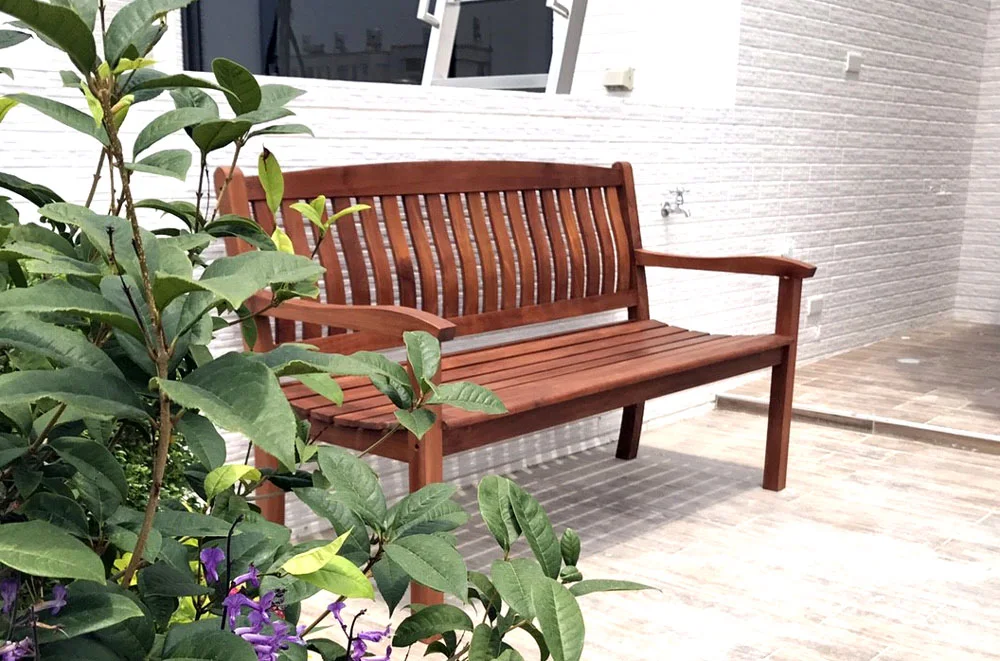 陽台佈置靈感選擇柚木桌椅