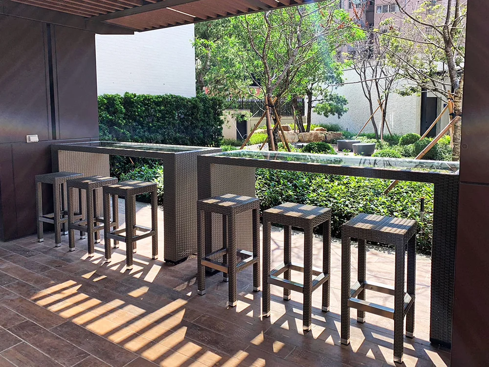 高腳椅材質與功能選擇