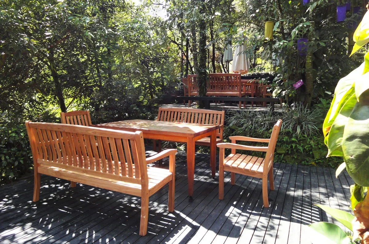 台灣戶外家具面臨濕氣威脅