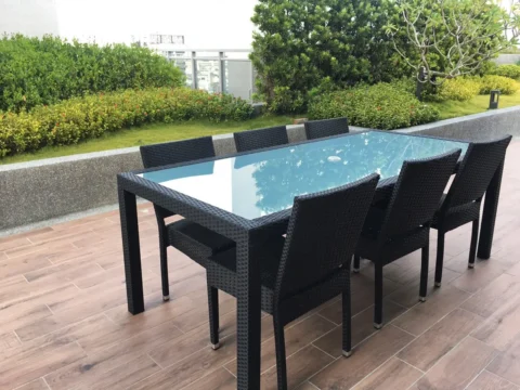 蒙格爾 210 藤編長桌