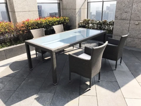 蒙格爾 210 藤編長桌